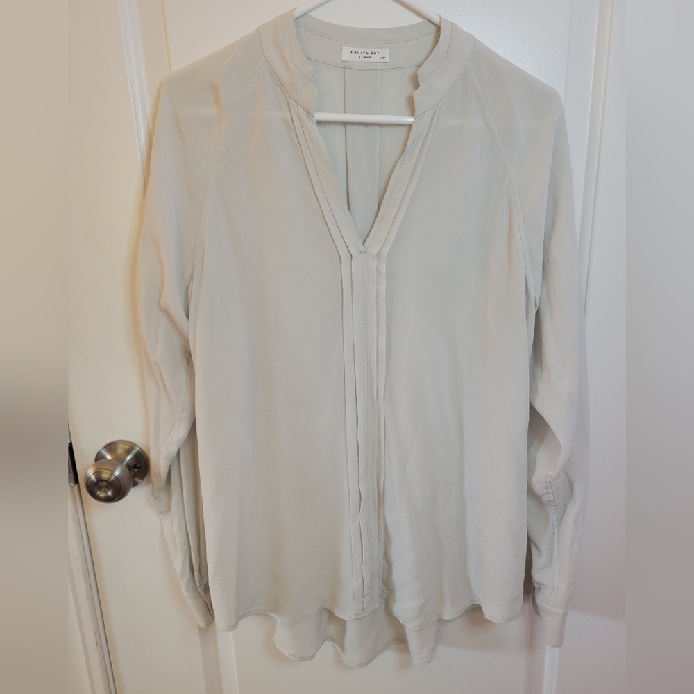 Equipment Gray Silk V-Neck Blouse, Size Medium